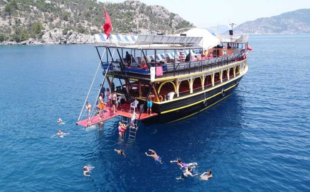 Black Pearl Bootstour - image 2